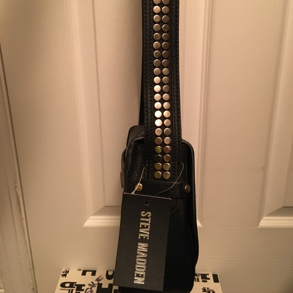 Steve Madden cross-body purse. - Picture 2 of 5